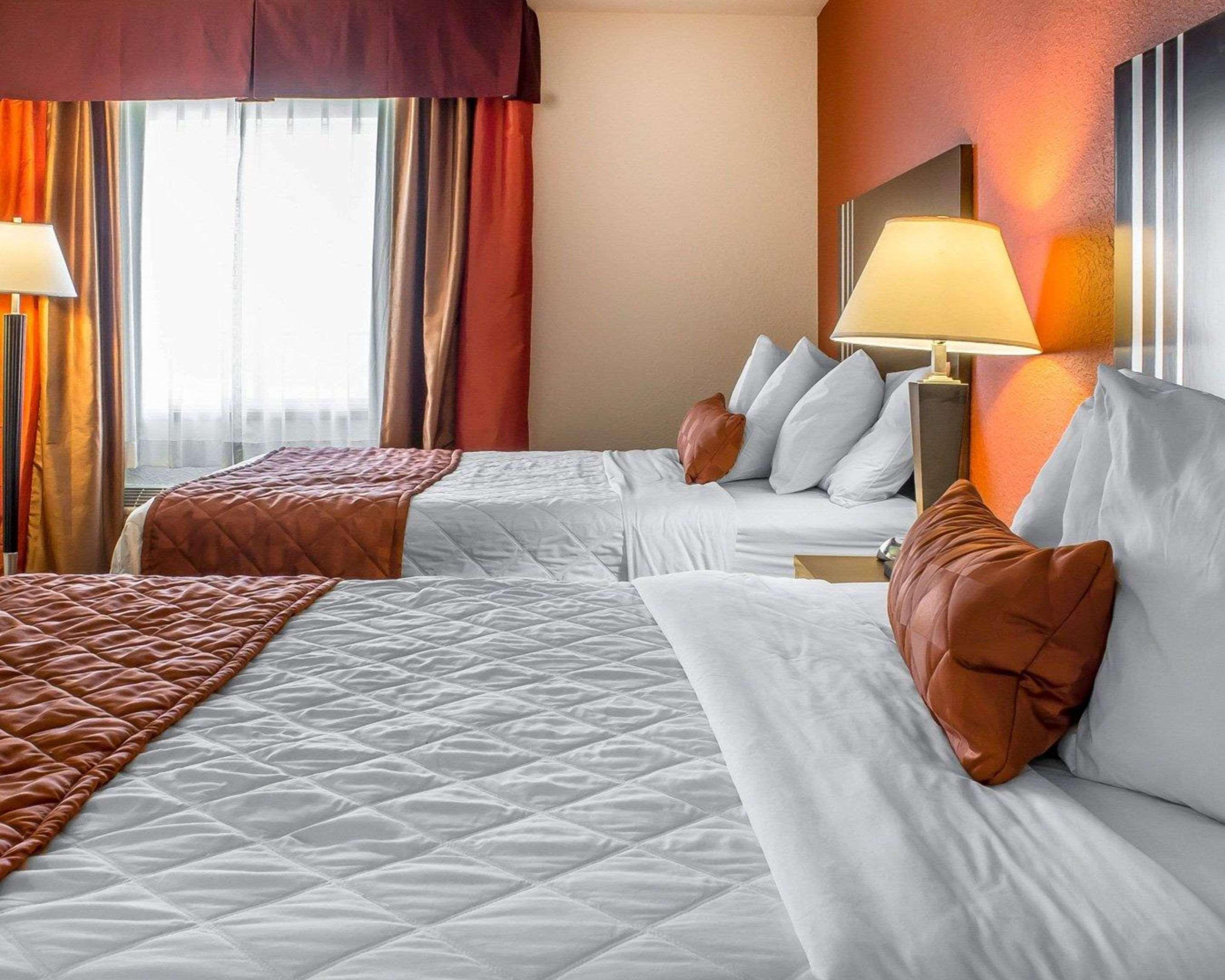 Rodeway Inn & Suites Near Okoboji Lake Milford Ngoại thất bức ảnh