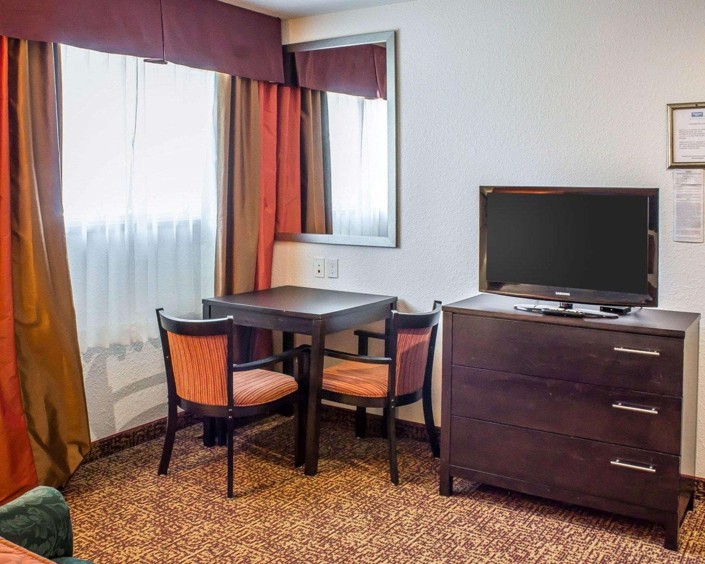 Rodeway Inn & Suites Near Okoboji Lake Milford Ngoại thất bức ảnh