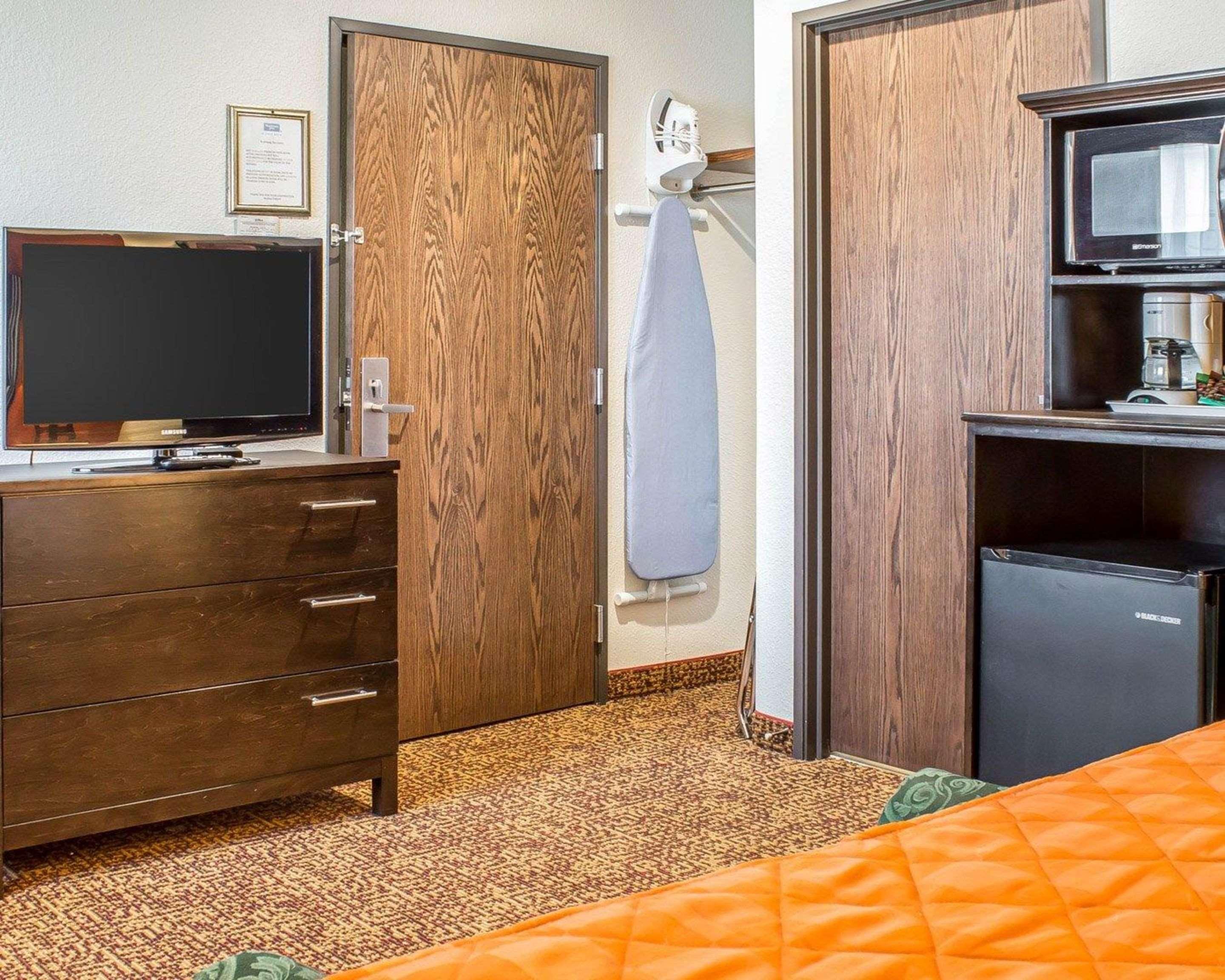 Rodeway Inn & Suites Near Okoboji Lake Milford Ngoại thất bức ảnh