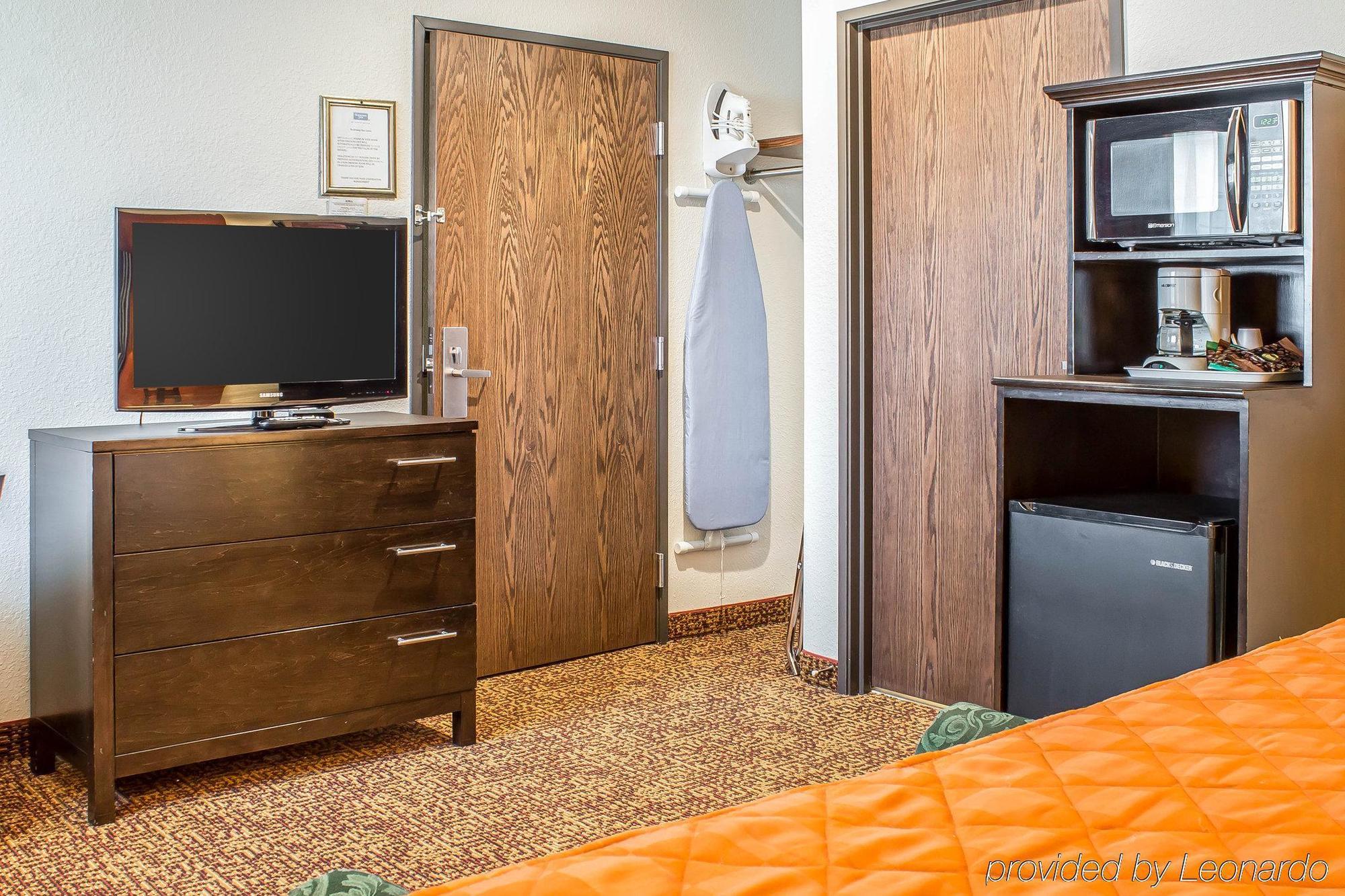 Rodeway Inn & Suites Near Okoboji Lake Milford Ngoại thất bức ảnh