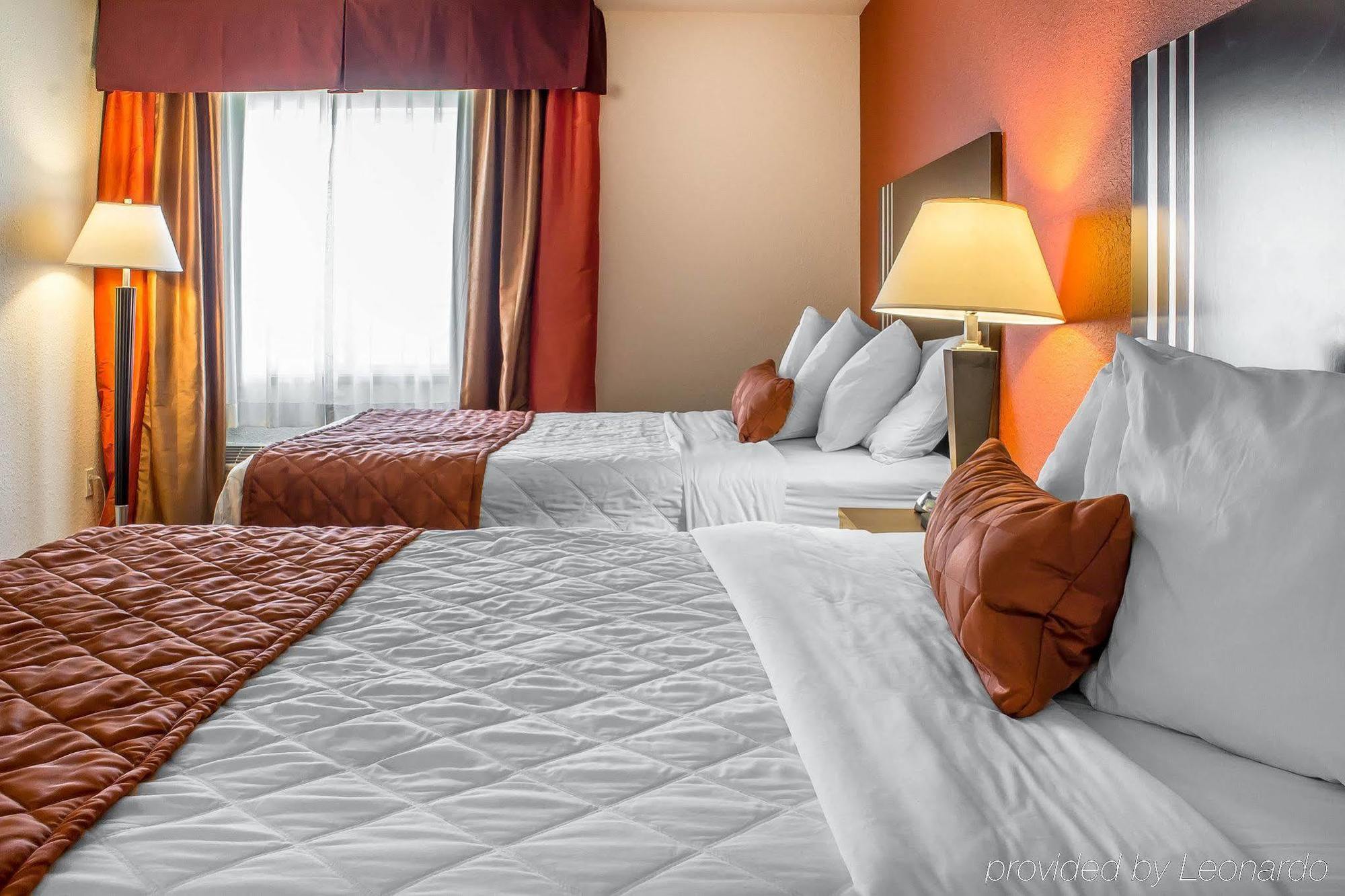 Rodeway Inn & Suites Near Okoboji Lake Milford Ngoại thất bức ảnh