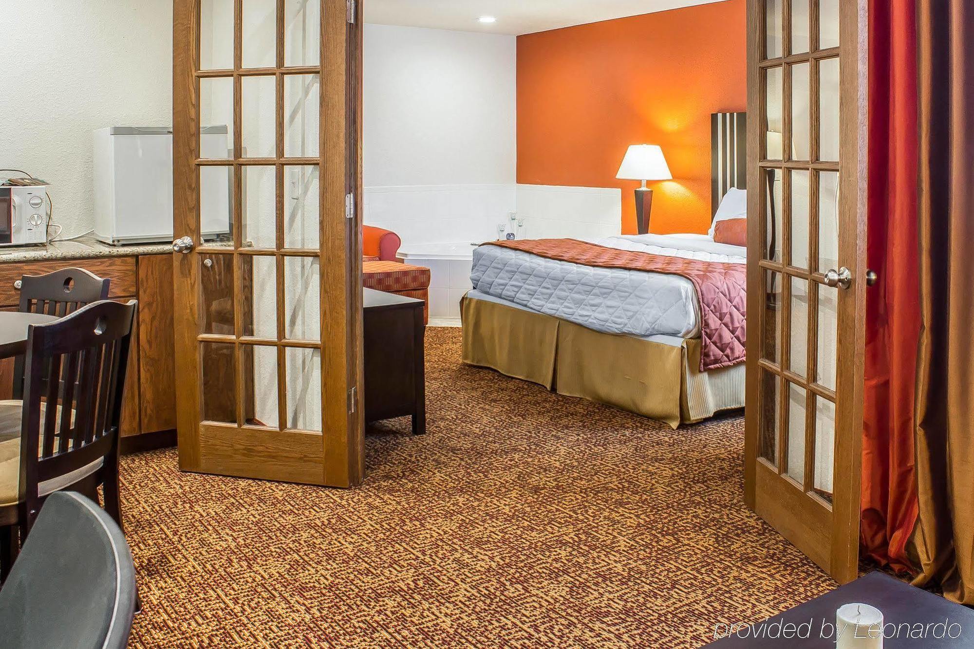 Rodeway Inn & Suites Near Okoboji Lake Milford Ngoại thất bức ảnh